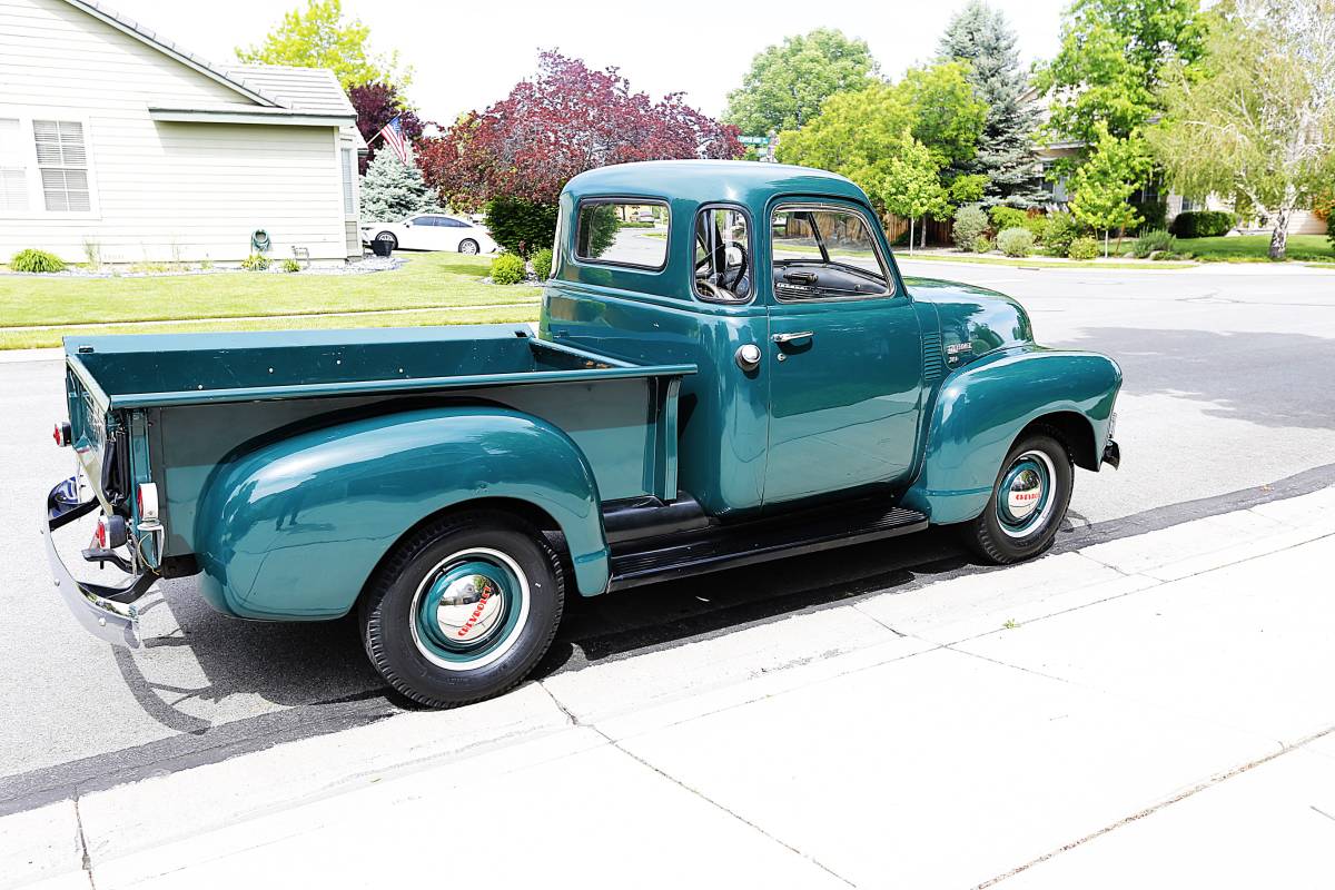 Chevrolet-3100-5-window-pickup-1950-green-12