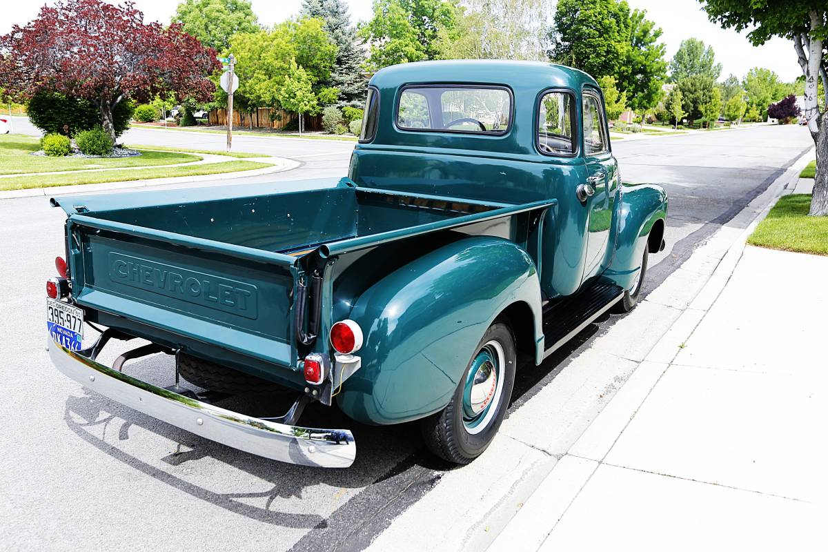 Chevrolet-3100-5-window-pickup-1950-green-13