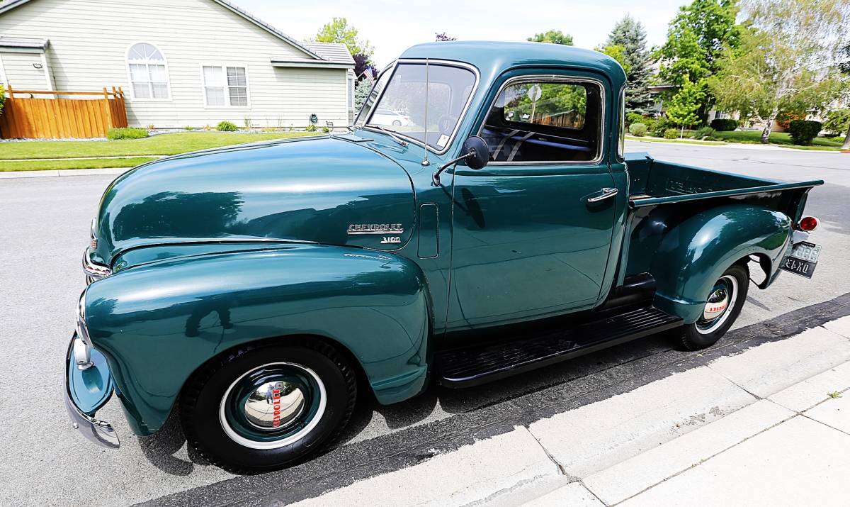 Chevrolet-3100-5-window-pickup-1950-green-2