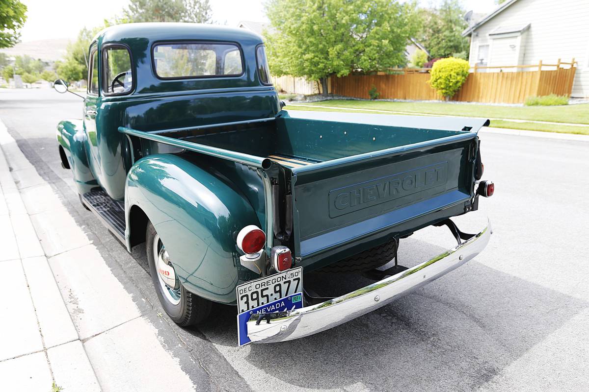 Chevrolet-3100-5-window-pickup-1950-green-6