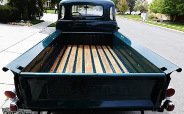 Chevrolet-3100-5-window-pickup-1950-green-7
