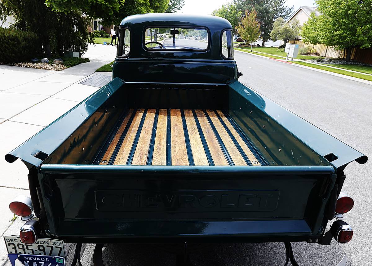 Chevrolet-3100-5-window-pickup-1950-green-7
