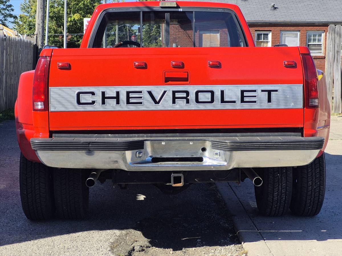 Chevrolet-3500-dully-1989-custom-4