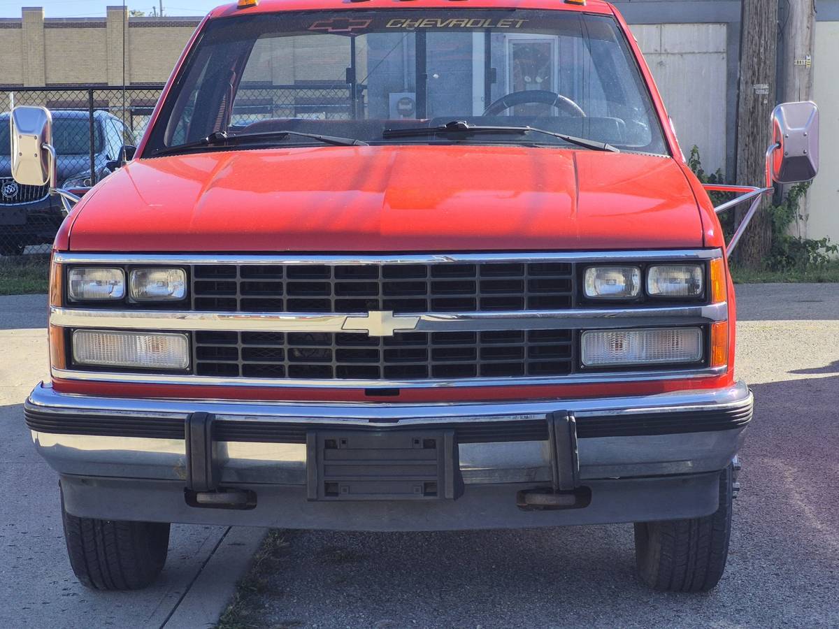 Chevrolet-3500-dully-1989-custom