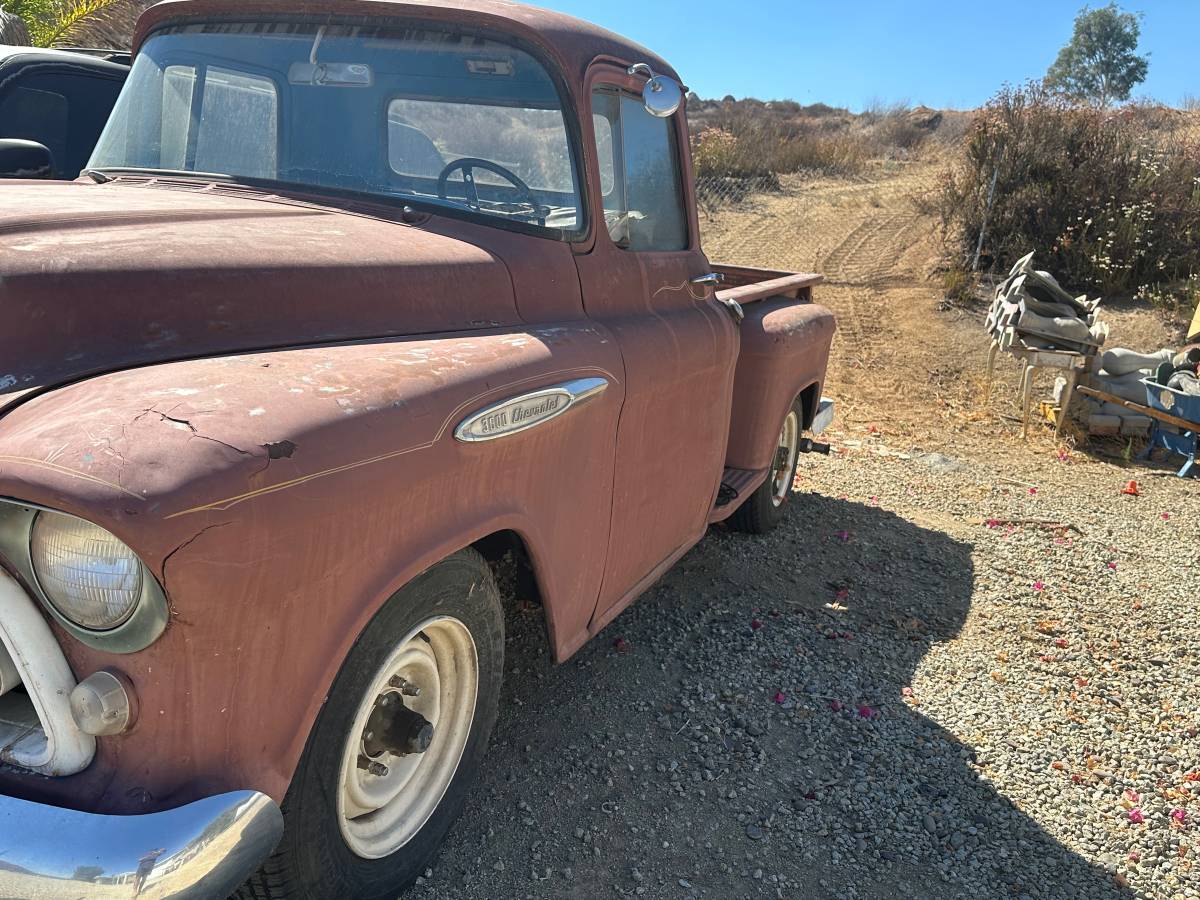 Chevrolet-3600-1957-110