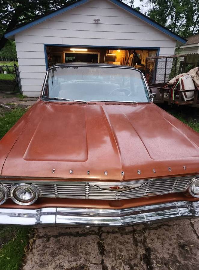 Chevrolet-4dr-sedan-1961-brown