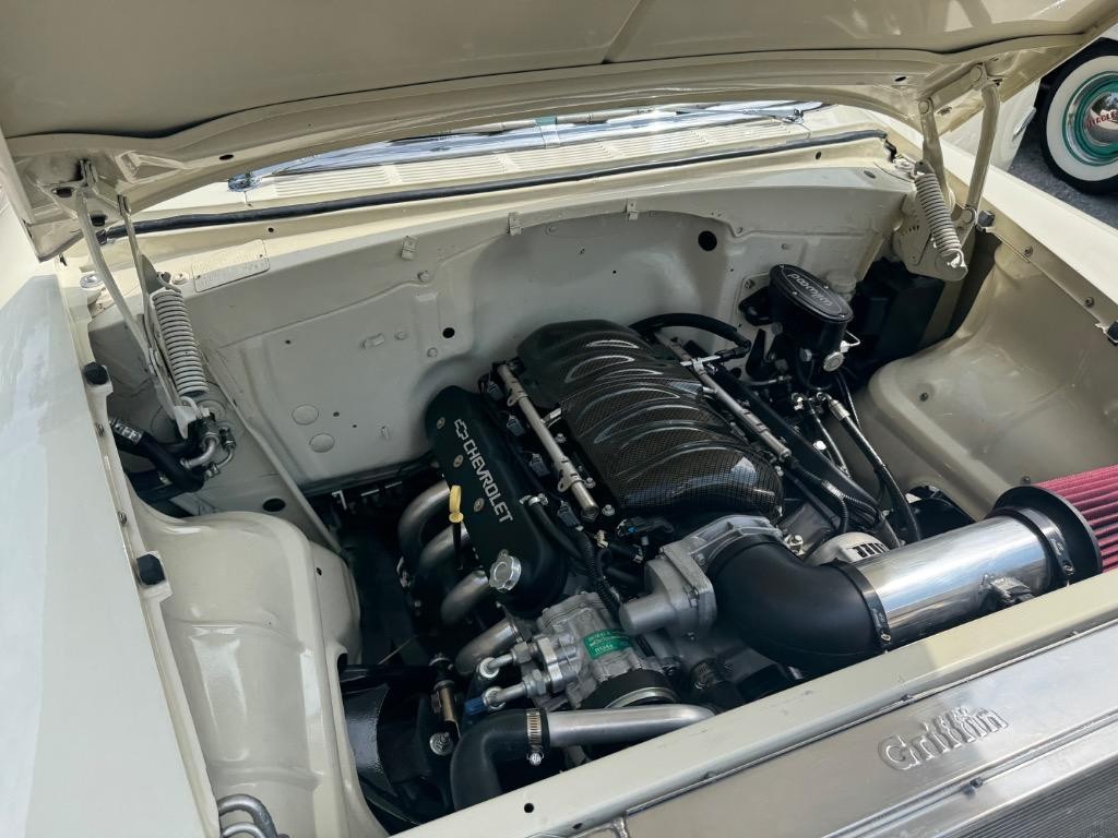 Chevrolet-Bel-Air-210-Restomod-LS3-tremec-6-spd.-Big-brakes-1955-18