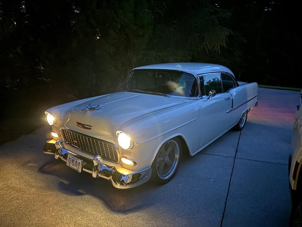 Chevrolet-Bel-Air-210-Restomod-LS3-tremec-6-spd.-Big-brakes-1955