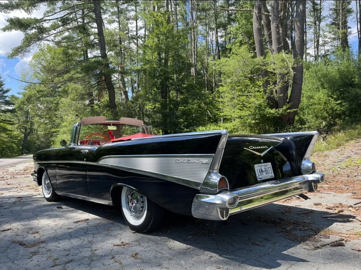 Chevrolet-Bel-air-1957-Black-Red-2