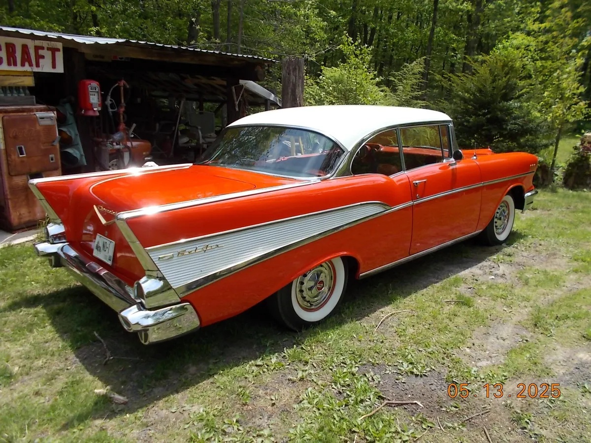 Chevrolet-Bel-air-1957-Matador-Red-amp-India-Ivory-2-Tone-Red-amp-Black-4
