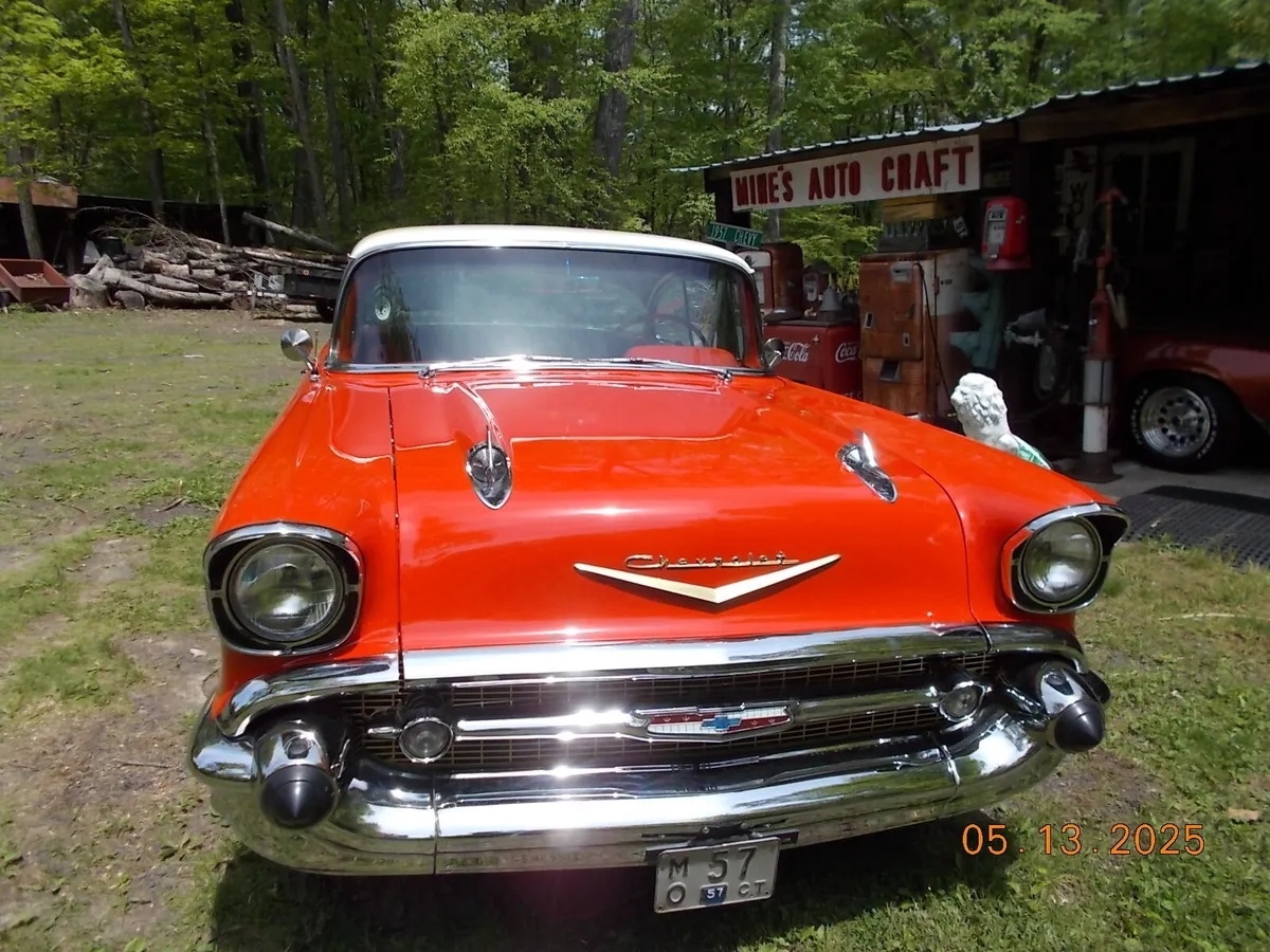 Chevrolet-Bel-air-1957-Matador-Red-amp-India-Ivory-2-Tone-Red-amp-Black-7