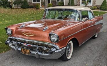 Chevrolet-Bel-air-1957-Sierra-Gold-With-Adobe-Beige-2