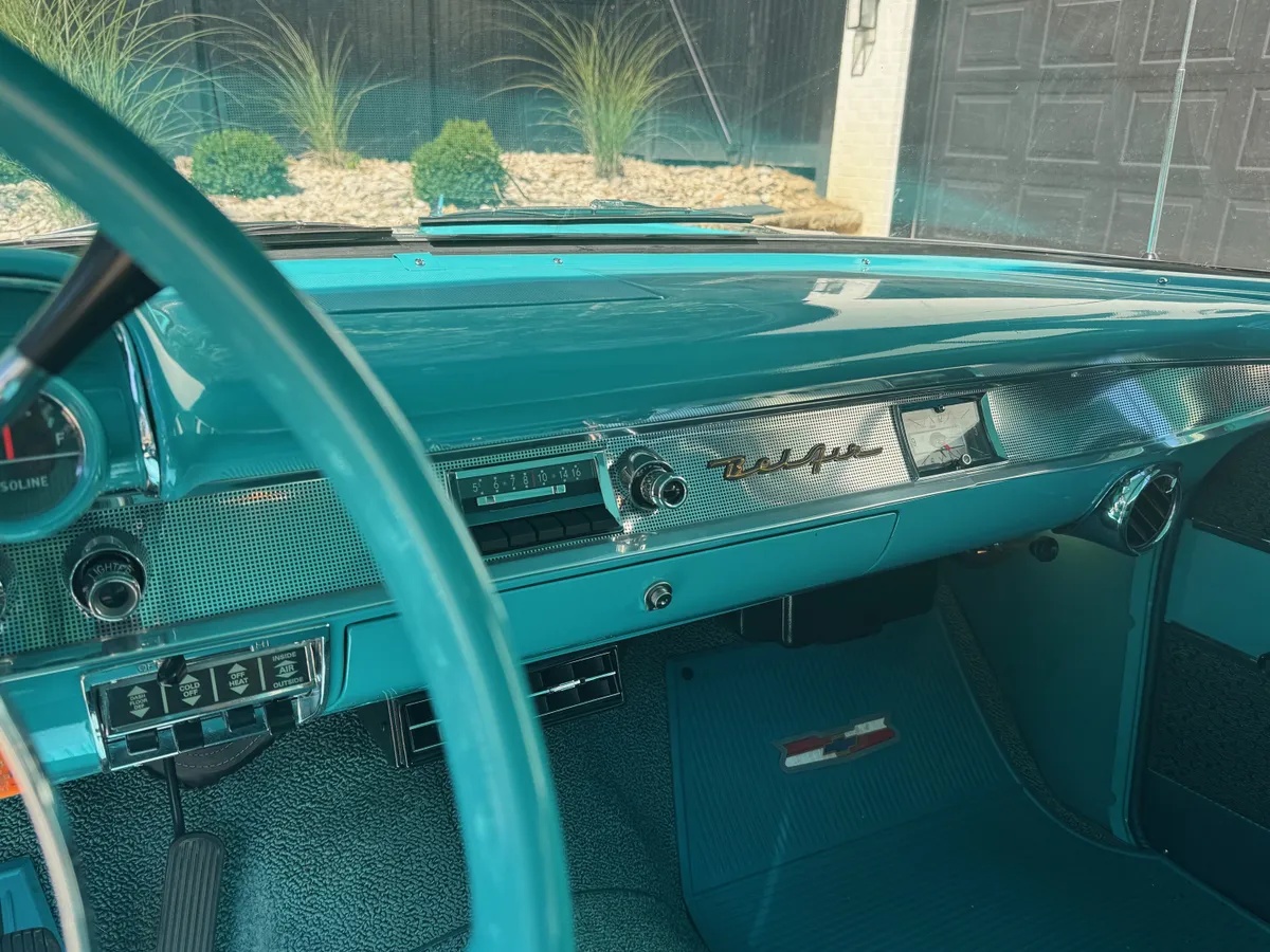 Chevrolet-Bel-air-1957-Tropical-Turquois-And-White-Stock-Turquois-And-Black-14