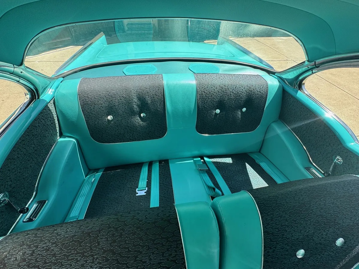 Chevrolet-Bel-air-1957-Tropical-Turquois-And-White-Stock-Turquois-And-Black-15