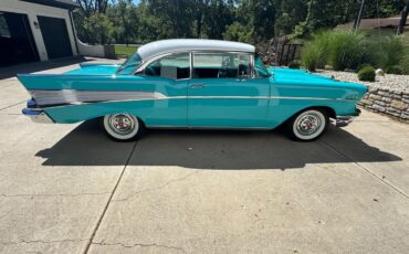 Chevrolet-Bel-air-1957-Tropical-Turquois-And-White-Stock-Turquois-And-Black-5