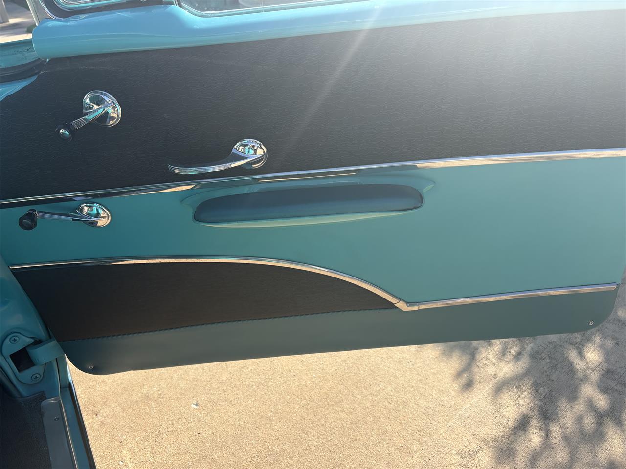 Chevrolet-Bel-air-1957-Turquoise-and-white-Turquoise-and-black-10