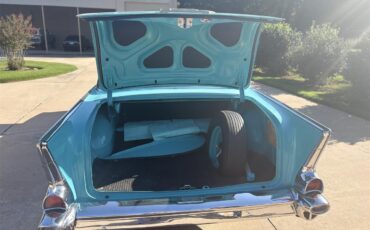 Chevrolet-Bel-air-1957-Turquoise-and-white-Turquoise-and-black-11