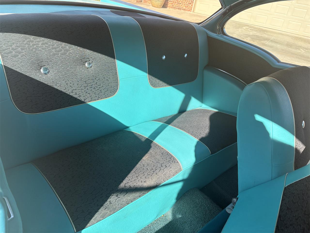 Chevrolet-Bel-air-1957-Turquoise-and-white-Turquoise-and-black-13