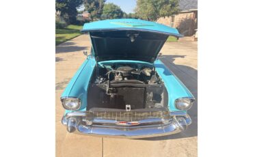 Chevrolet-Bel-air-1957-Turquoise-and-white-Turquoise-and-black-14