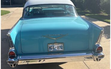 Chevrolet-Bel-air-1957-Turquoise-and-white-Turquoise-and-black-4