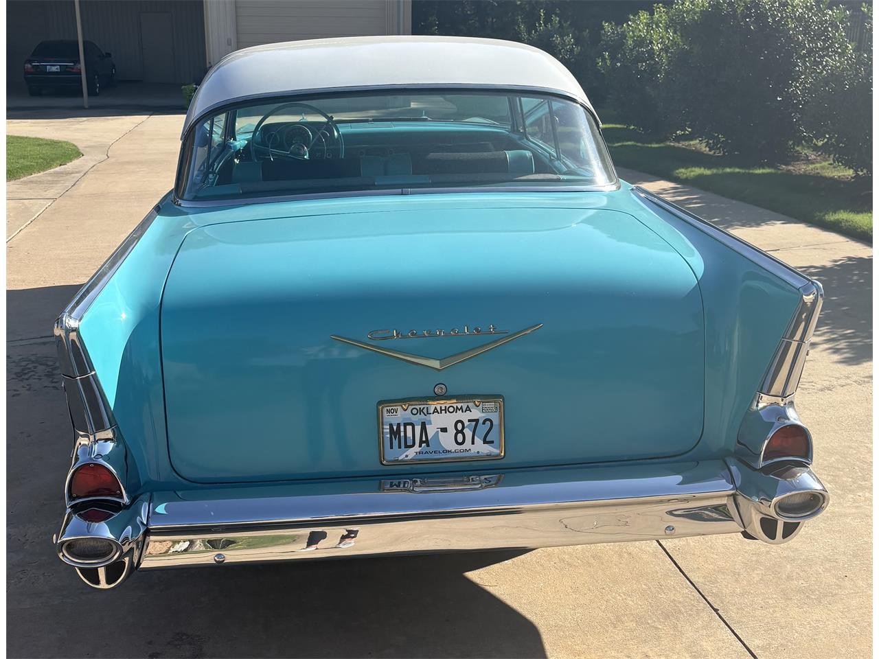 Chevrolet-Bel-air-1957-Turquoise-and-white-Turquoise-and-black-4