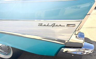Chevrolet-Bel-air-1957-Turquoise-and-white-Turquoise-and-black-5