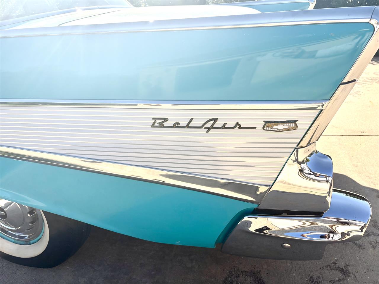 Chevrolet-Bel-air-1957-Turquoise-and-white-Turquoise-and-black-5