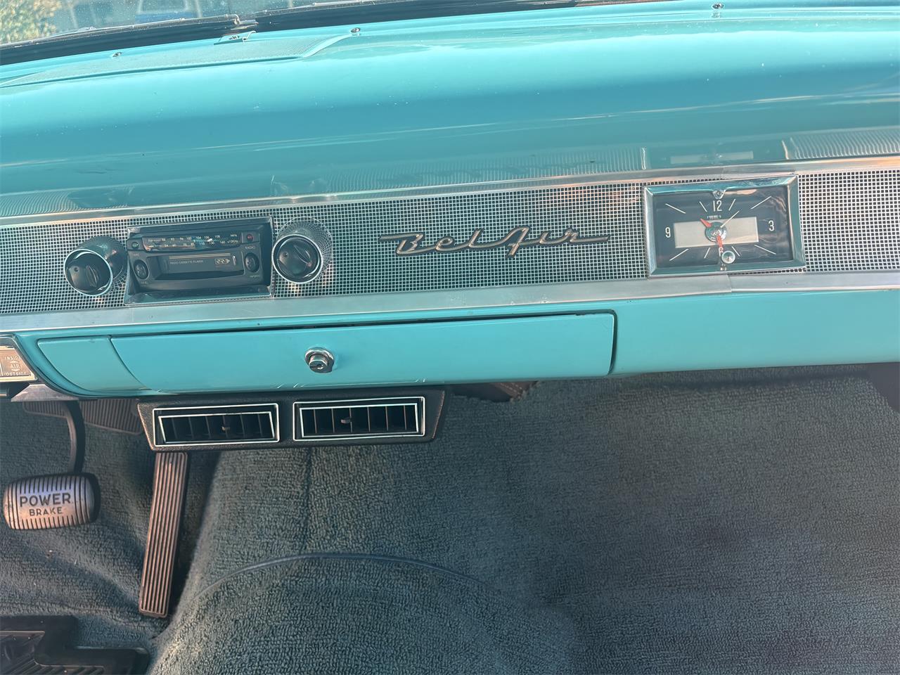 Chevrolet-Bel-air-1957-Turquoise-and-white-Turquoise-and-black-8