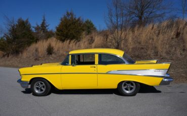 Chevrolet-Bel-air-1957-Yellow-Black-25