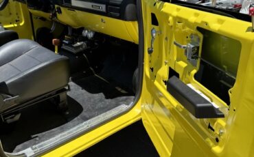 Chevrolet-Blazer-1975-Yellow-Black-Grey-13