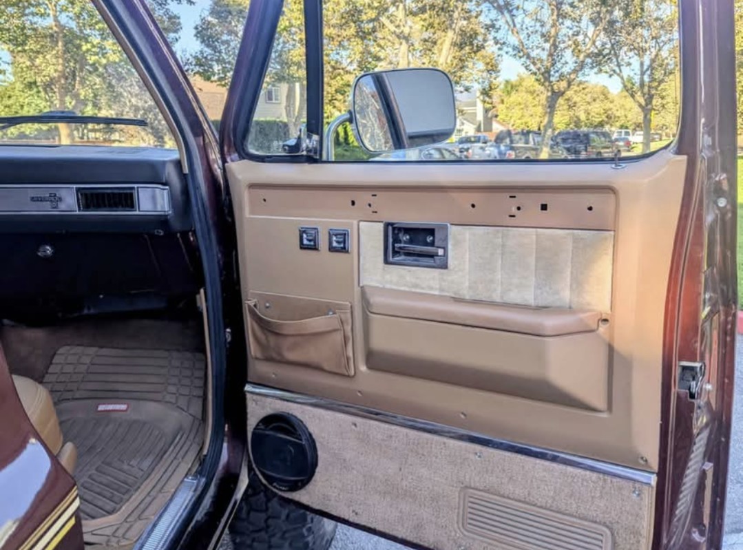 Chevrolet-Blazer-1987-SUV-12