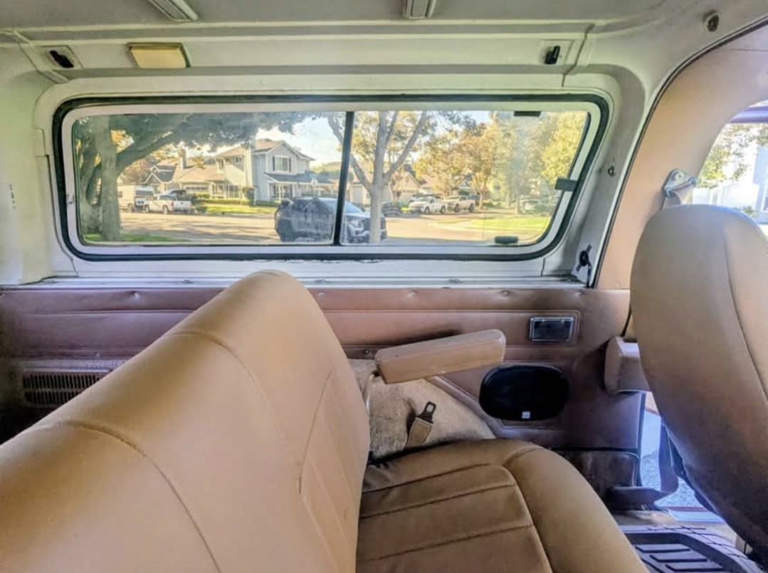 Chevrolet-Blazer-1987-SUV-16
