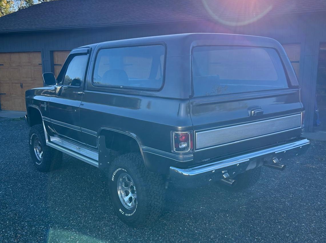 Chevrolet-Blazer-1988-SUV-6
