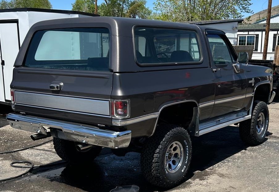Chevrolet-Blazer-1988-SUV-9