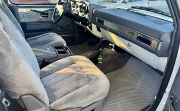 Chevrolet-Blazer-1988-White-Gray-10