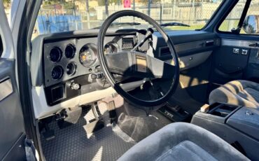 Chevrolet-Blazer-1988-White-Gray-11