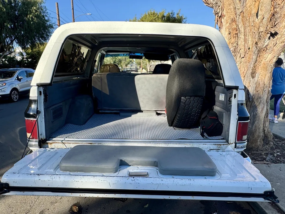 Chevrolet-Blazer-1988-White-Gray-16