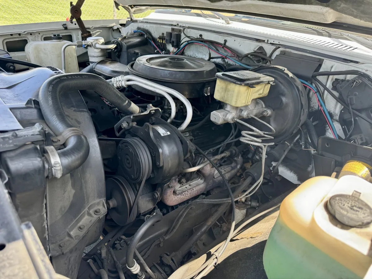 Chevrolet-Blazer-1988-White-Gray-17