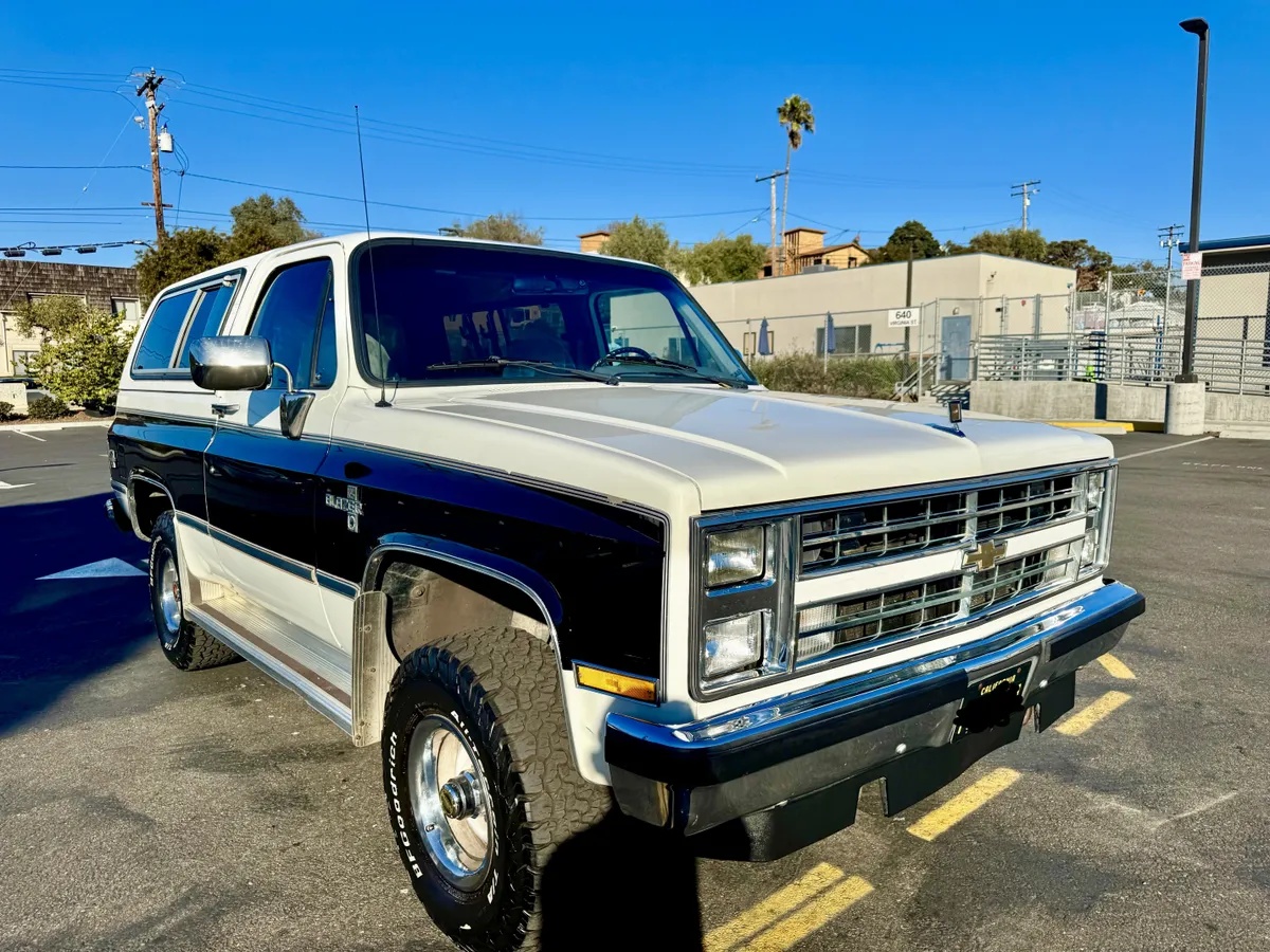 Chevrolet-Blazer-1988-White-Gray-8