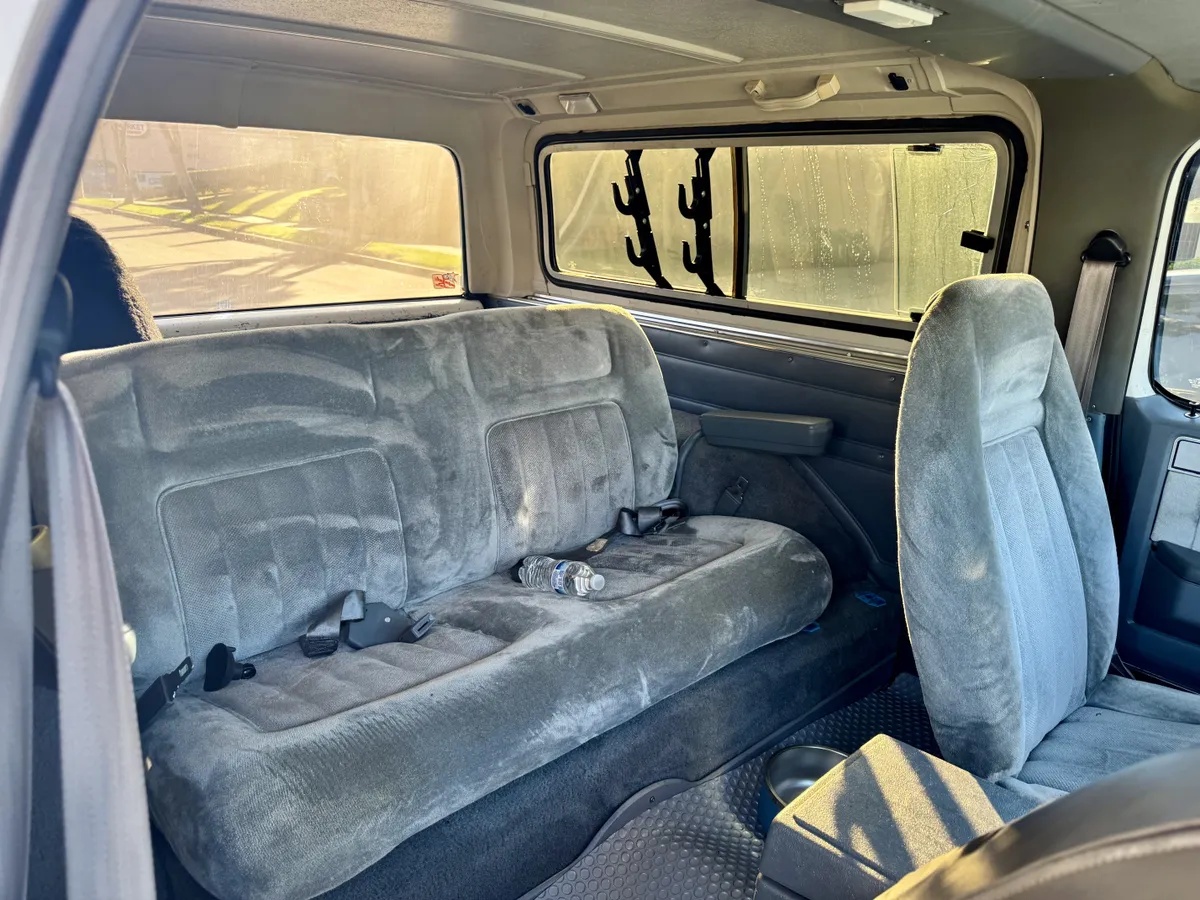 Chevrolet-Blazer-1988-White-Gray-9
