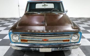 Chevrolet-C-10-1967-Pickup-Truck-2