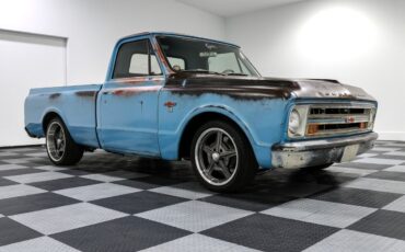Chevrolet-C-10-1967-Pickup-Truck