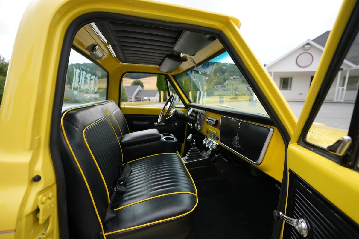 Chevrolet-C-10-1967-Truck-35