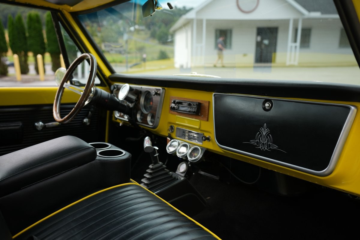 Chevrolet-C-10-1967-Truck-37