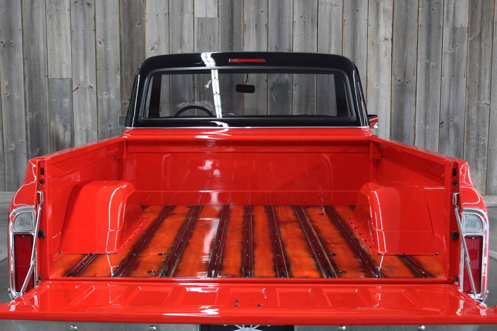 Chevrolet-C-10-1968-AMAZING-RESTOMOD-13