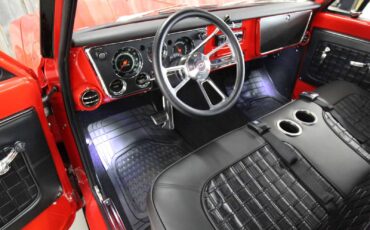 Chevrolet-C-10-1968-AMAZING-RESTOMOD-16