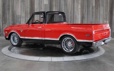 Chevrolet-C-10-1968-AMAZING-RESTOMOD-2