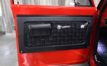 Chevrolet-C-10-1968-AMAZING-RESTOMOD-22