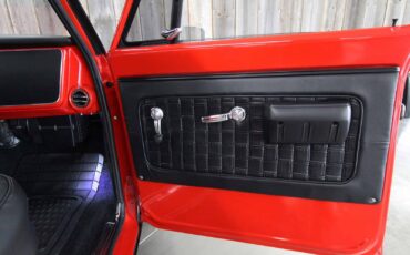 Chevrolet-C-10-1968-AMAZING-RESTOMOD-23