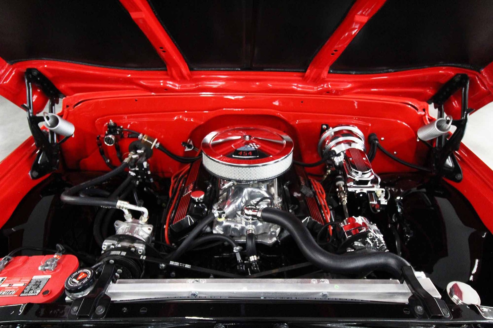 Chevrolet-C-10-1968-AMAZING-RESTOMOD-27